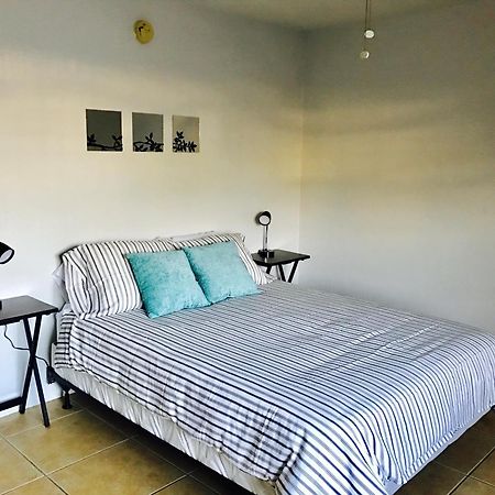 Petrina Studios Apartments By Sb Rental Properties 폼파노 비치 외부 사진